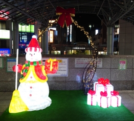 駅からお店に向かう途中